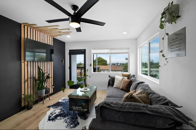 Building Photo - 5463 San Onofre Terrace