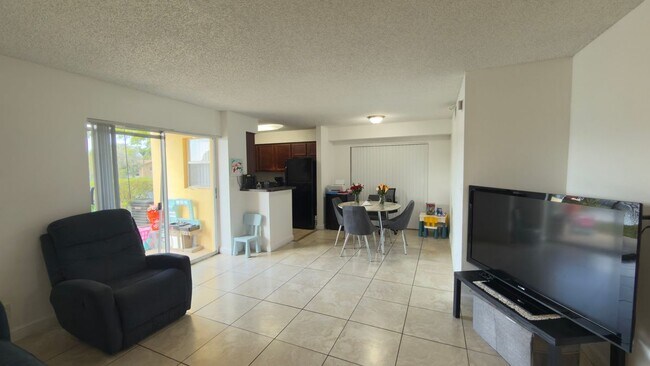 Foto del edificio - 7610 Westwood Dr