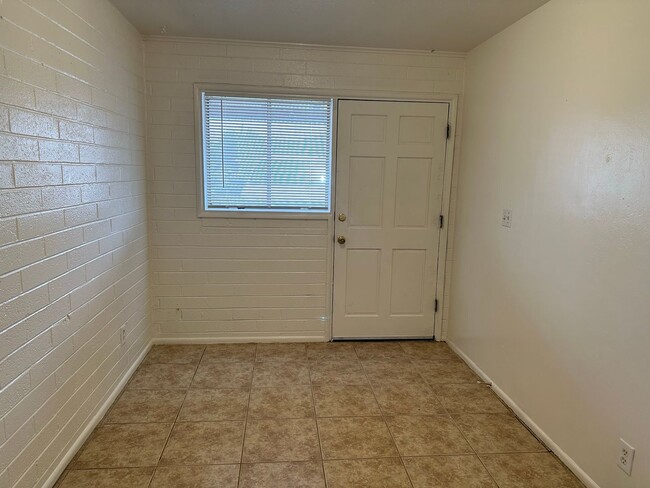 Building Photo - 108 S. Pomeroy