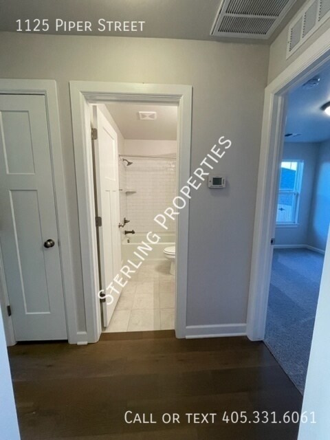 Building Photo - 1125 Piper St