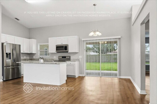 Building Photo - 505 Seven Oaks St