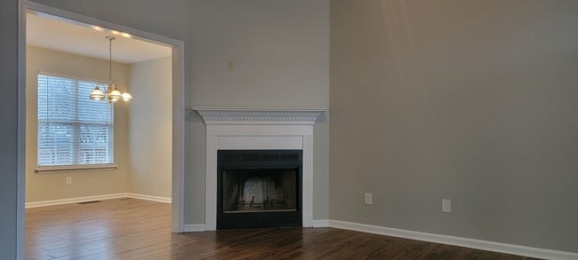 Building Photo - Say Hello to Your New Home! 3 Bedroom/2.5 Bath