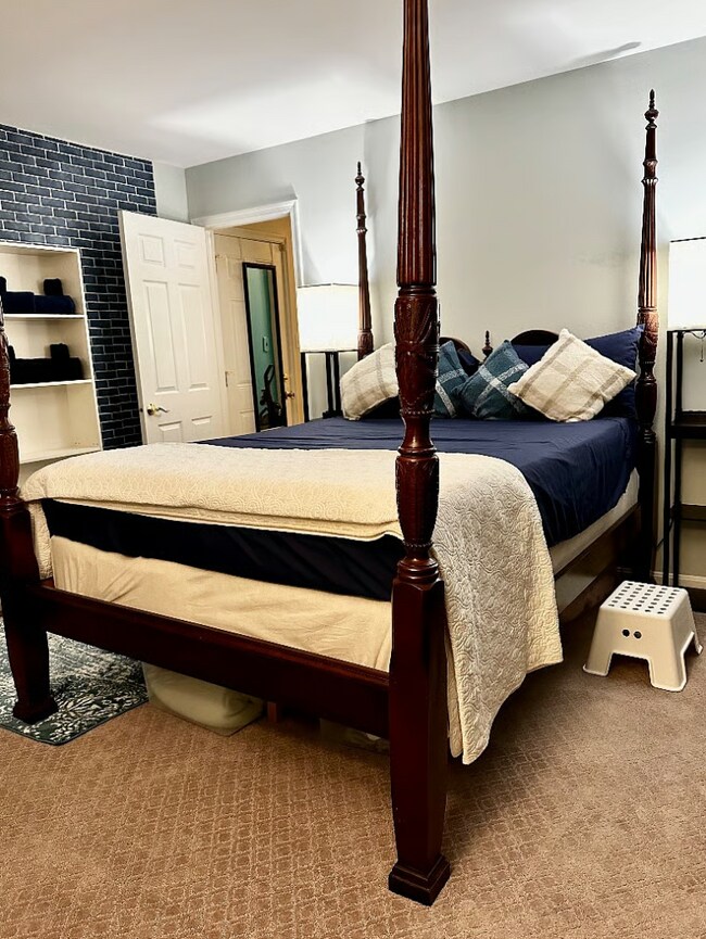 Building Photo - 6636 Isle of Skye Dr