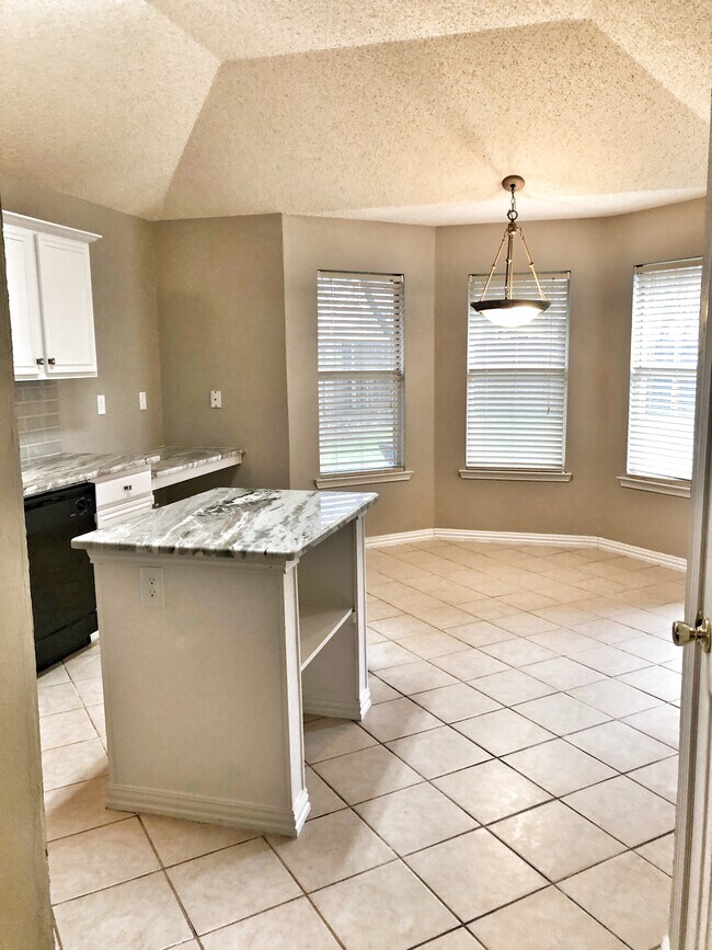 Foto del edificio - 2202 Bowie Ln