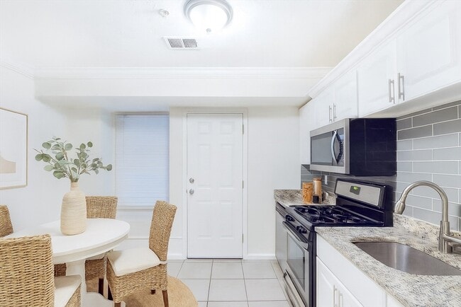 Building Photo - 712 Shawmut Ave