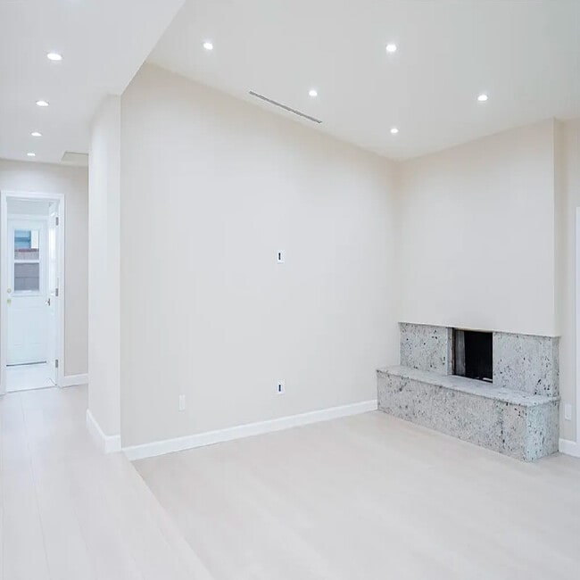 Building Photo - 16840 Superior St