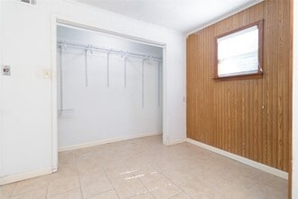 Building Photo - 4425 Harding Dr