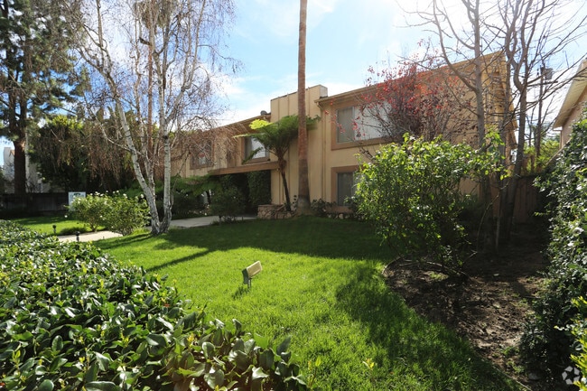 Building Photo - Chandler Apartments