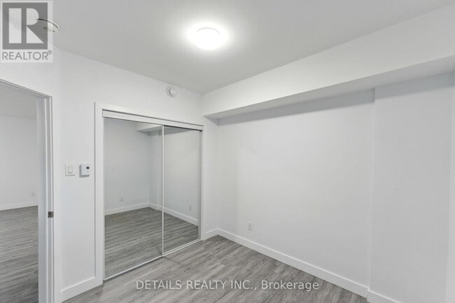 Building Photo - 828B Maplewood Ave