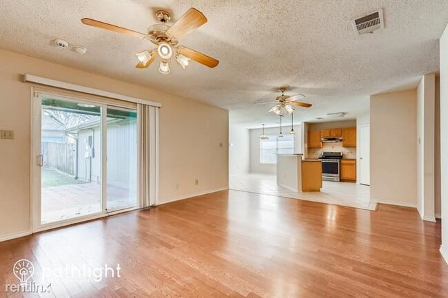 Building Photo - 4 br, 2 bath House - 3928 Brazos Dr UNIT