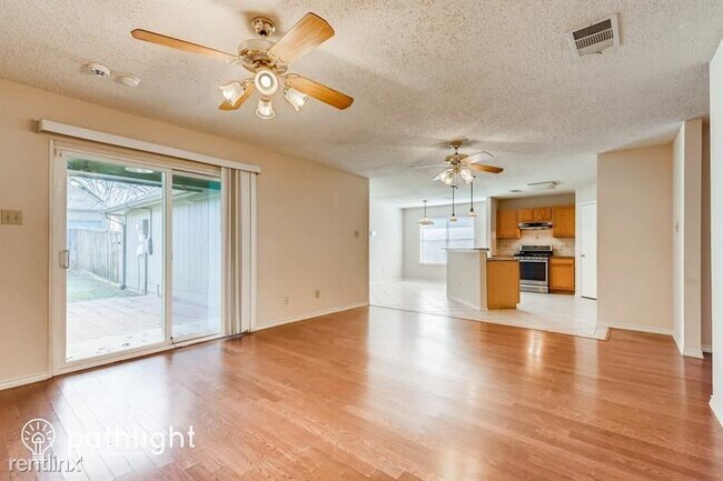 Foto del edificio - 4 br, 2 bath House - 3928 Brazos Dr UNIT