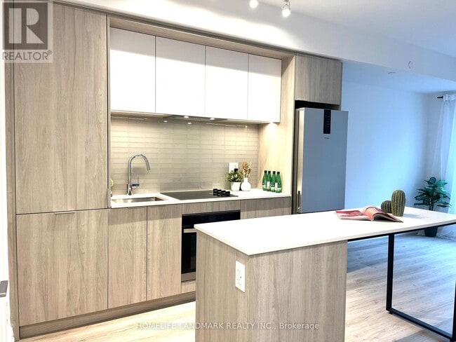 Building Photo - 395 Square One Dr