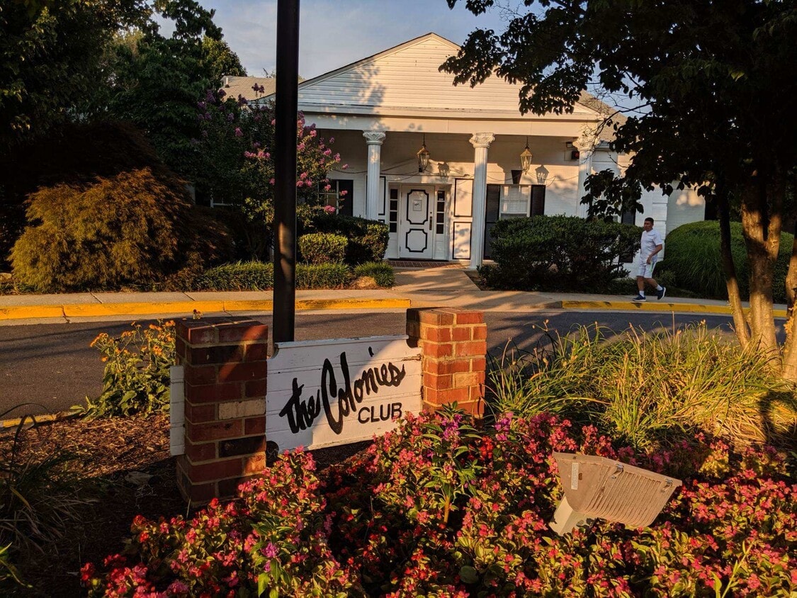 7680 Tremayne Pl, McLean, VA 22102 Condo for Rent in McLean, VA