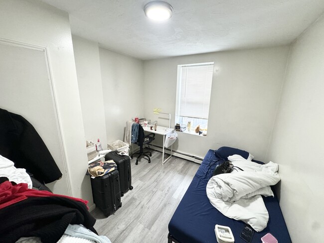 Building Photo - 82 Hammond St