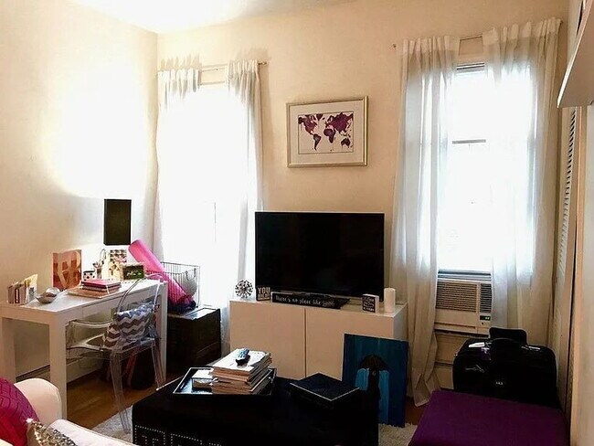 Foto del edificio - "Charming 1-Bed Oasis in Heart of Boston's Historic South End!"