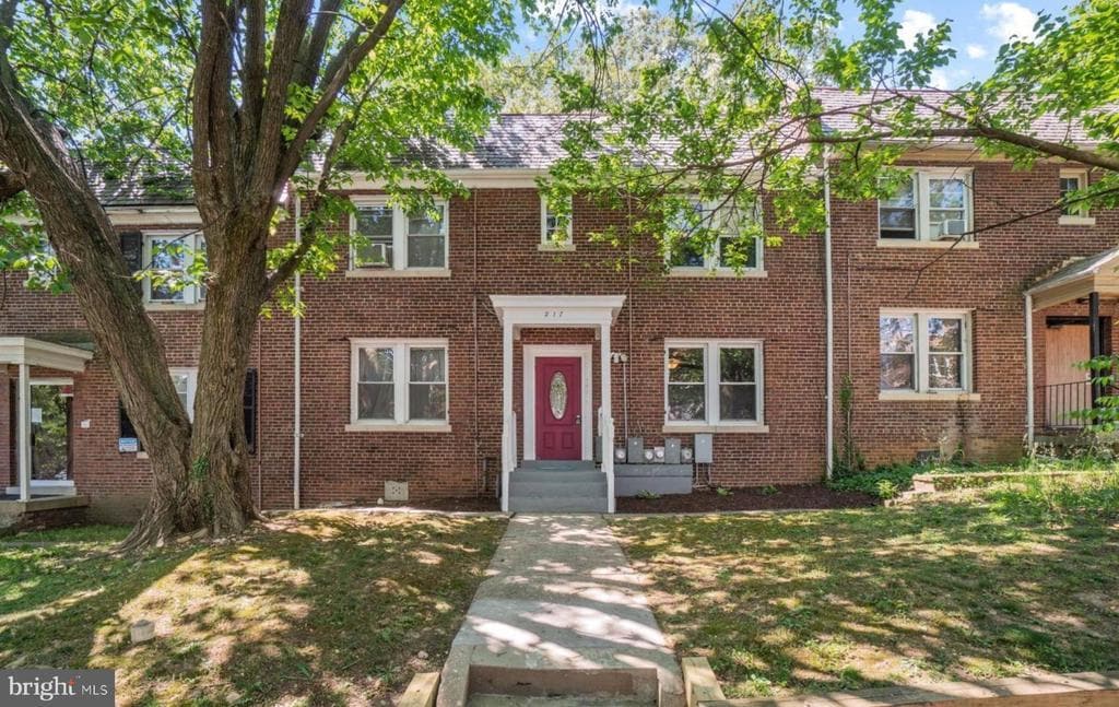 Foto principal - 217 Adams St NE