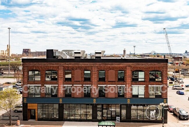 Building Photo - 1831 W Michigan St