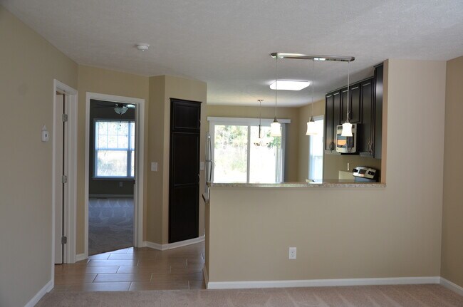 Building Photo - 1521 Meadowbrook Blvd