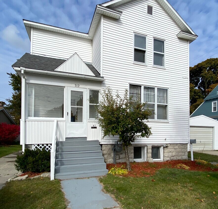 Foto principal - 919 S 3rd Ave