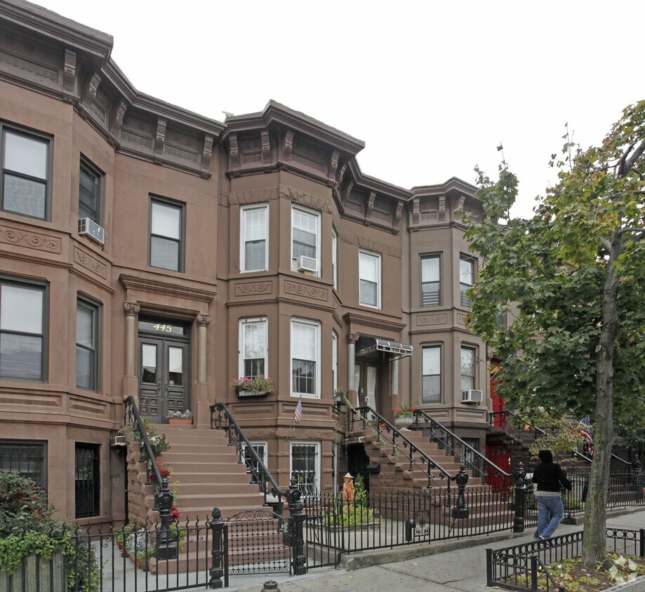 Building Photo - 447 55th St