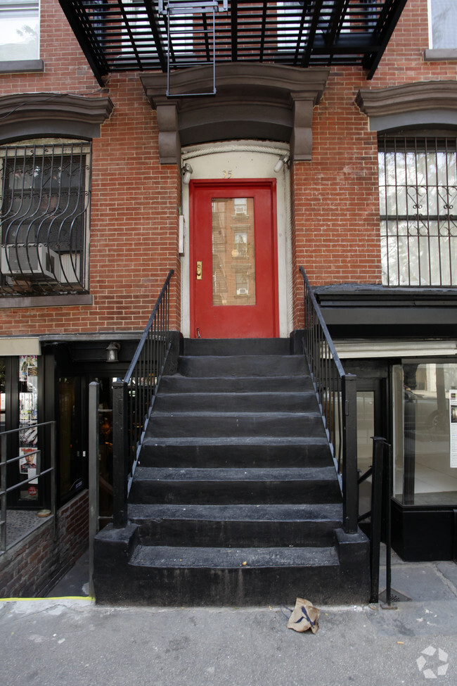 Building Photo - 35 E 1st St
