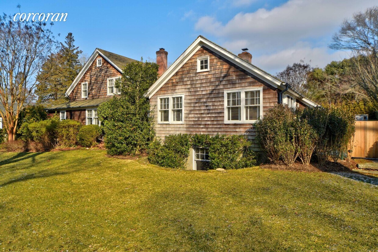42 Floyd St, East Hampton, NY 11937 House for Rent in East Hampton