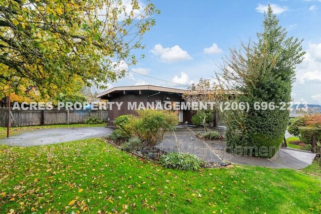 Building Photo - 7617 S Lakeridge Dr