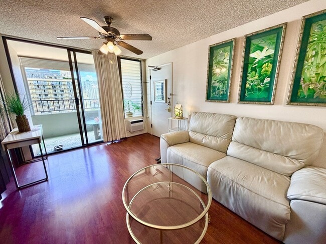 Foto del edificio - 2240 Kuhio Ave.