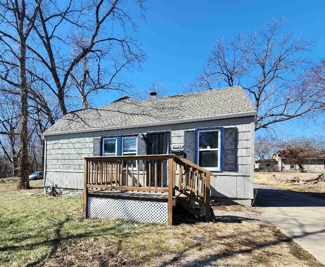 Building Photo - 8004 Lydia Ave