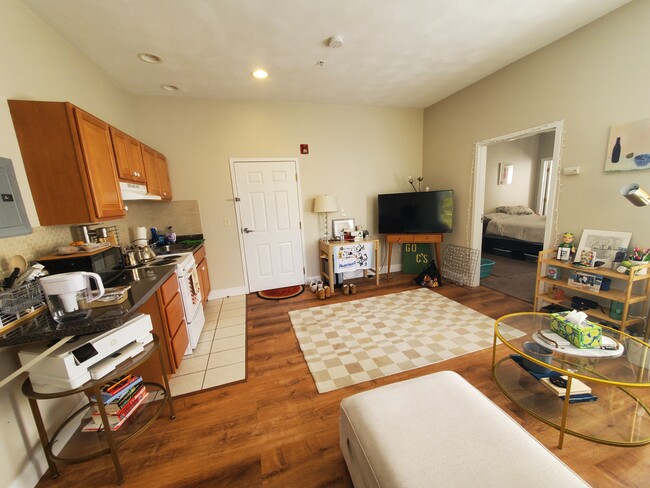 Building Photo - 362 Harvard St