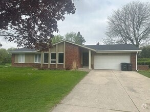 Building Photo - N26W22362-W22362 Birchwood Ct