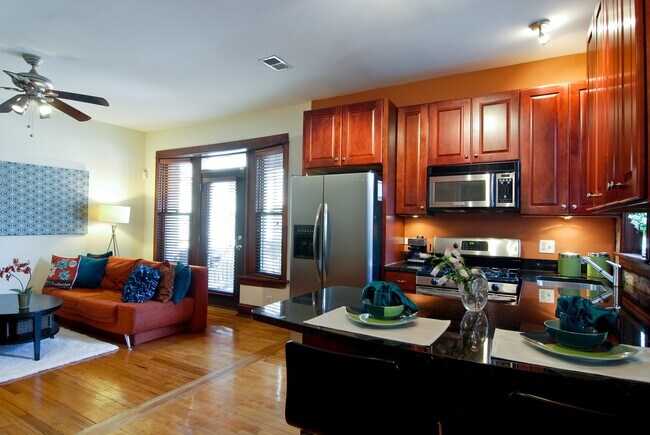 Foto del edificio - 842 W Newport Ave