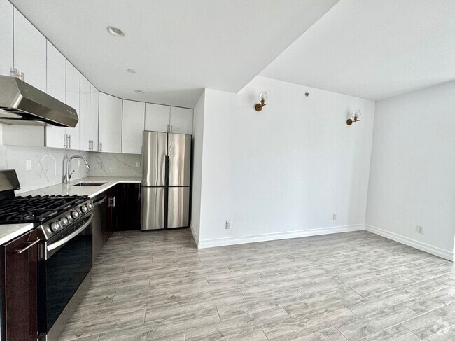 Building Photo - 6518 Austin St