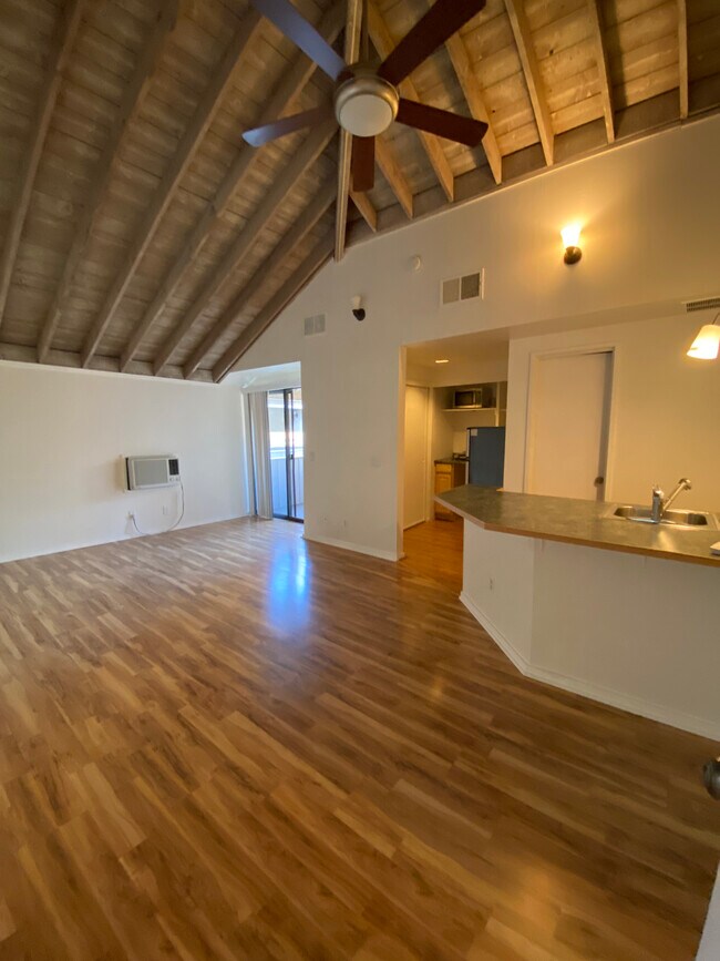 Building Photo - 23531 Avenida La Caza
