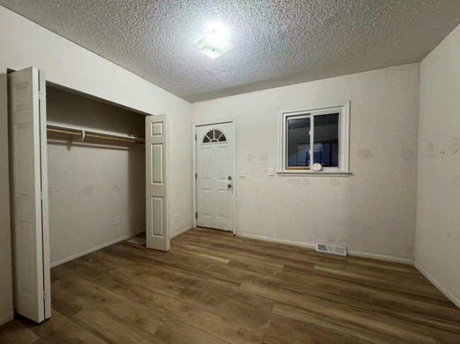 Foto del edificio - 1202 E George Ave