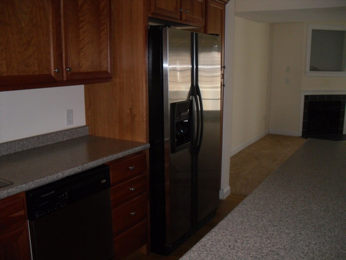 11 Railroad Ave, Salisbury, MA 01952 Townhome Rentals in Salisbury MA