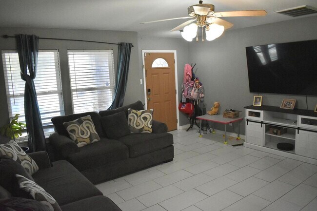 Building Photo - 1814 Mustang Island Dr