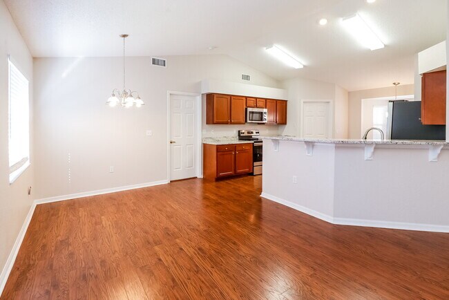 Foto del edificio - 6799 Shepherd Oaks Rd