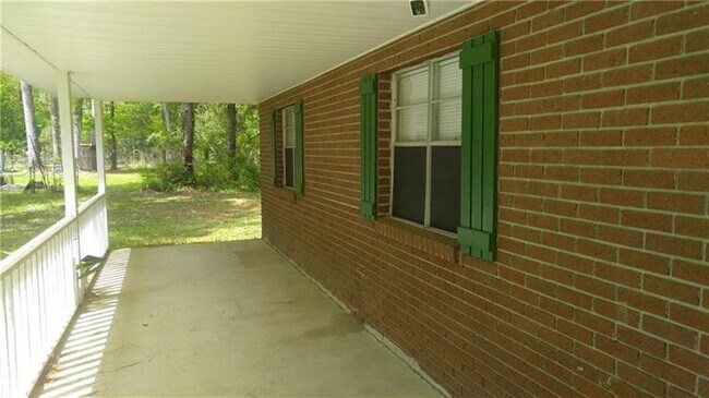 Building Photo - 448 Dummyline Rd