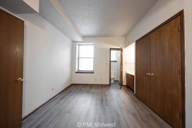 Photo - 3715 N Meridian St Apartment