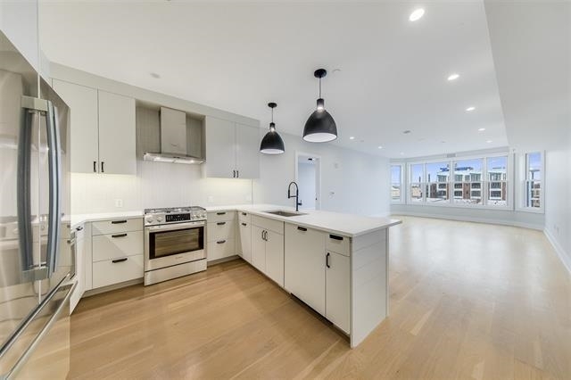 Foto principal - 366 6th St