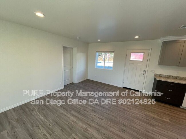 Building Photo - 2709 Elm Ave