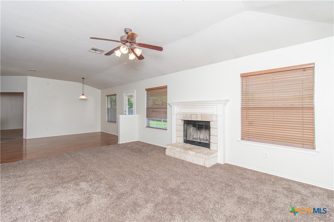 Building Photo - 219 Scarlet Ln