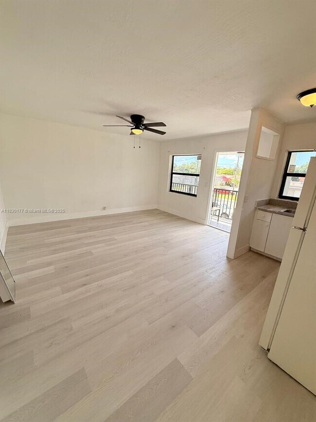 Foto del edificio - 3020 NW 21st Ave