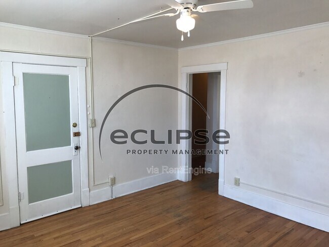 Foto del edificio - 711 2nd St