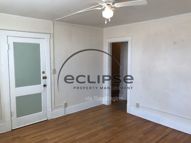Building Photo - 711 2nd St