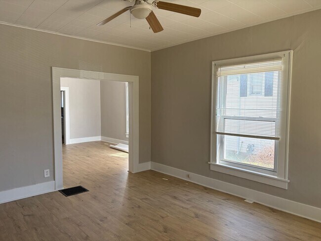 Foto del edificio - 574-576 E. Church St.