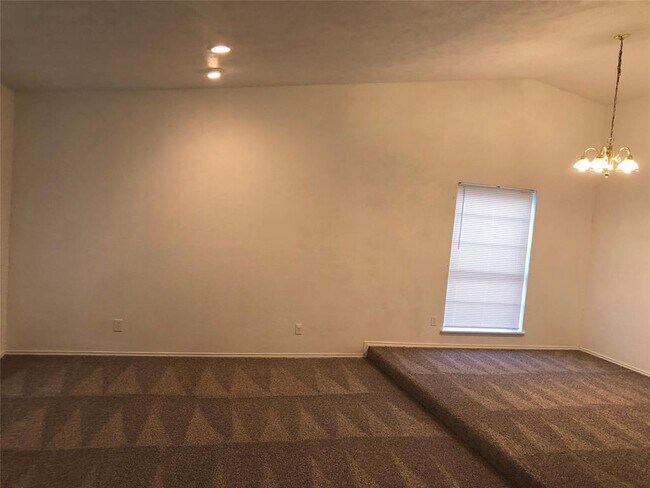 Building Photo - 924 Goodwin Dr