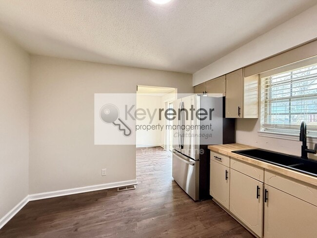 Foto del edificio - 8225 Cavan Cir