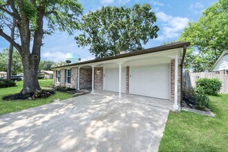 Building Photo - 10602 Raydell Dr